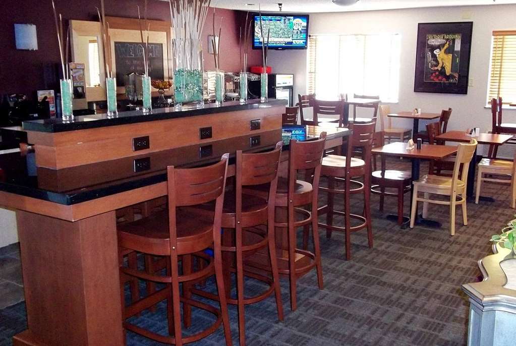 Sleep Inn & Suites Salina I-135 Interior photo