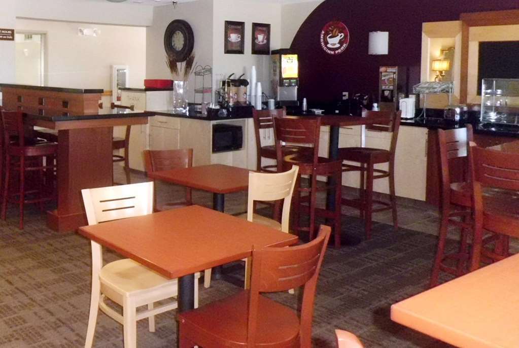 Sleep Inn & Suites Salina I-135 Interior photo